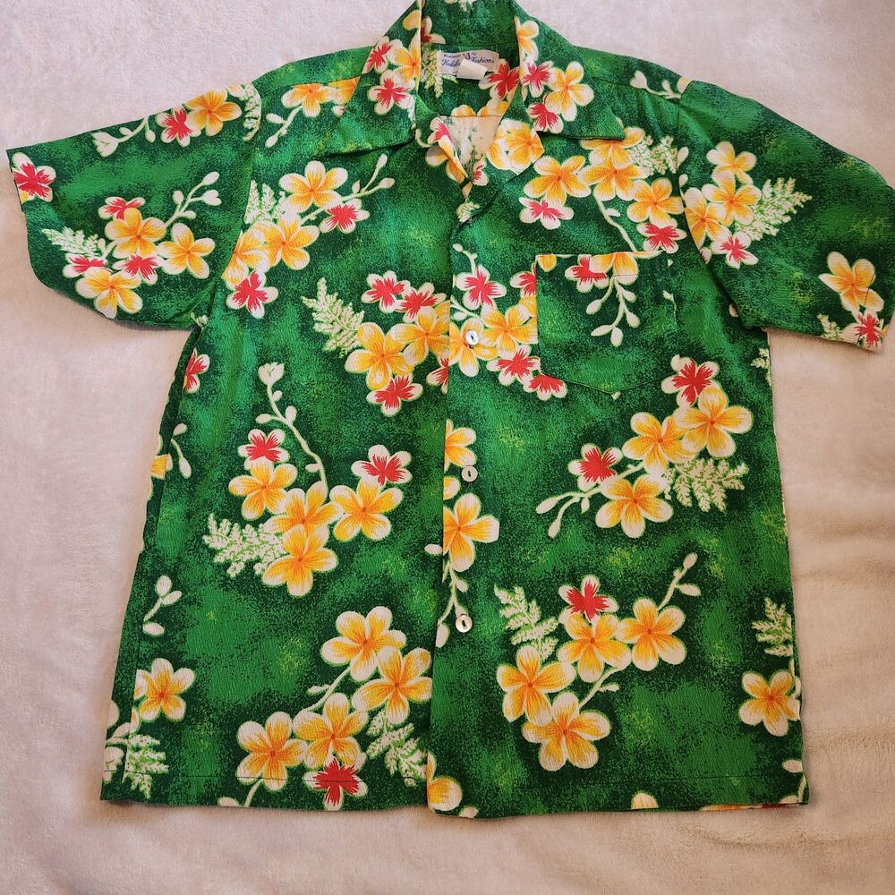 • Vintage 70s Hukilau Fashions Green Hibiscus Hawaiian Shirt Size Medium Cotton